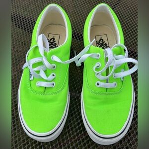 Vans Era “Neon Green - Gecko” EUC - US women size 5.5 - men 4.0